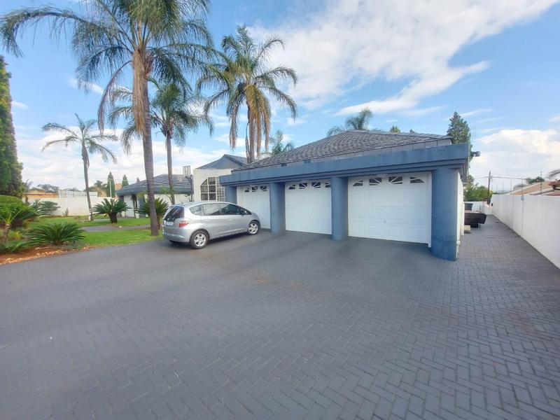 To Let 4 Bedroom Property for Rent in Erasmia Gauteng