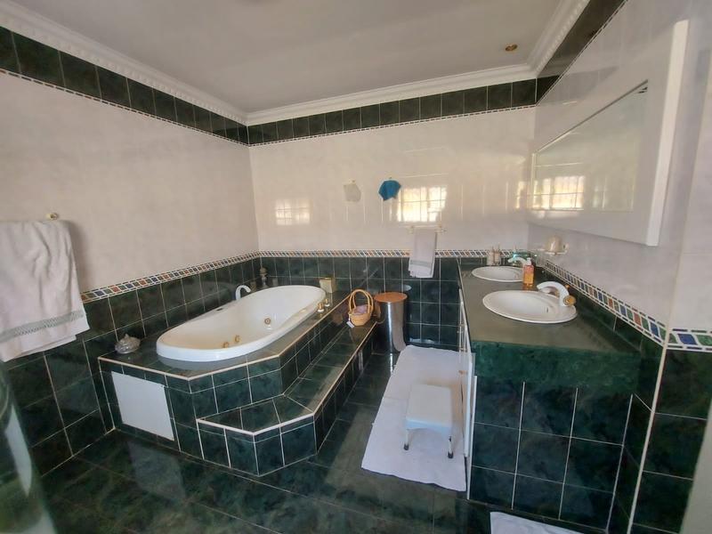 To Let 4 Bedroom Property for Rent in Erasmia Gauteng