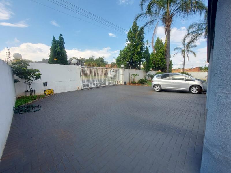 To Let 4 Bedroom Property for Rent in Erasmia Gauteng