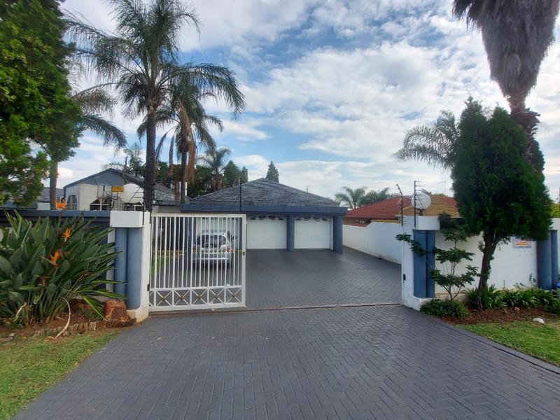 To Let 4 Bedroom Property for Rent in Erasmia Gauteng