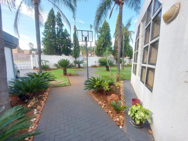 To Let 4 Bedroom Property for Rent in Erasmia Gauteng