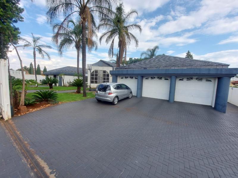 To Let 4 Bedroom Property for Rent in Erasmia Gauteng