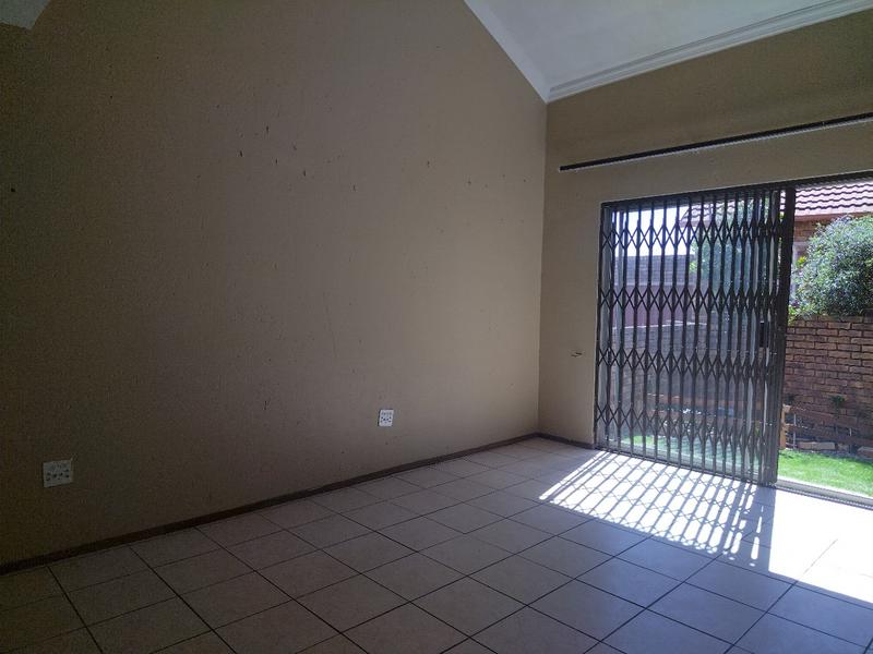 To Let 3 Bedroom Property for Rent in Wilgeheuwel Gauteng