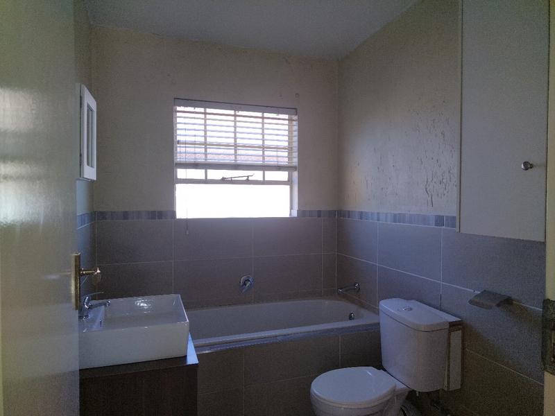 3 Bedroom Property for Sale in Wilgeheuwel Gauteng