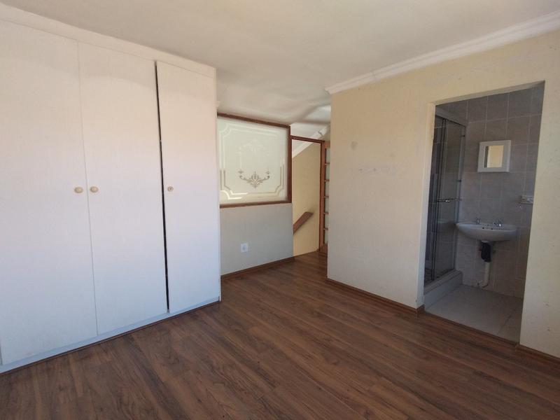 3 Bedroom Property for Sale in Wilgeheuwel Gauteng