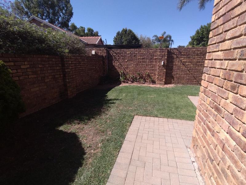 3 Bedroom Property for Sale in Wilgeheuwel Gauteng