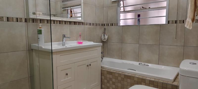 2 Bedroom Property for Sale in Norton Park Gauteng