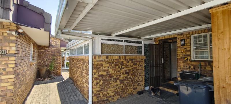 2 Bedroom Property for Sale in Norton Park Gauteng