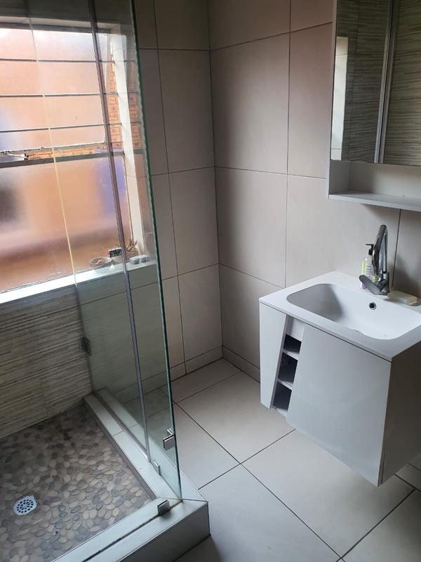 To Let 2 Bedroom Property for Rent in Honeypark Gauteng