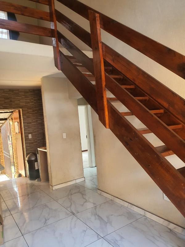 To Let 2 Bedroom Property for Rent in Honeypark Gauteng