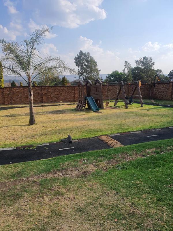 To Let 2 Bedroom Property for Rent in Honeypark Gauteng