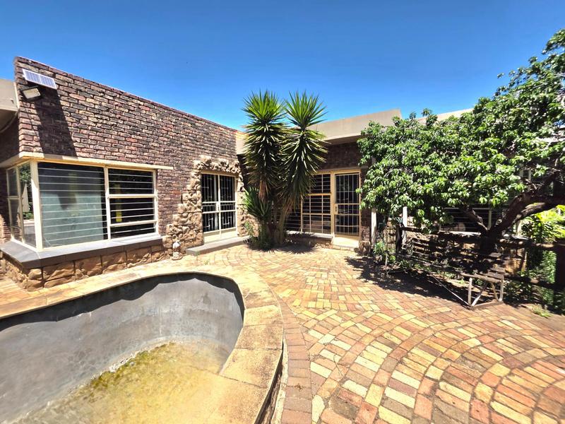5 Bedroom Property for Sale in Freeway Park Gauteng
