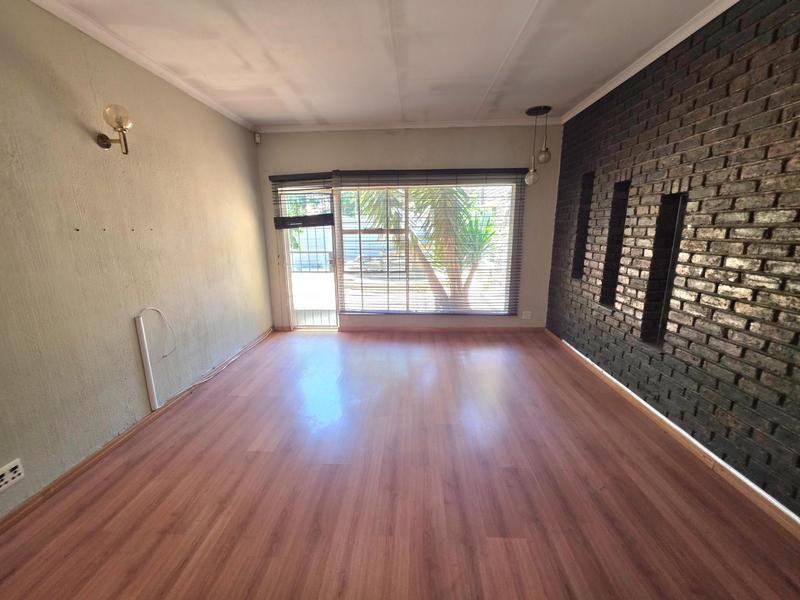 5 Bedroom Property for Sale in Freeway Park Gauteng