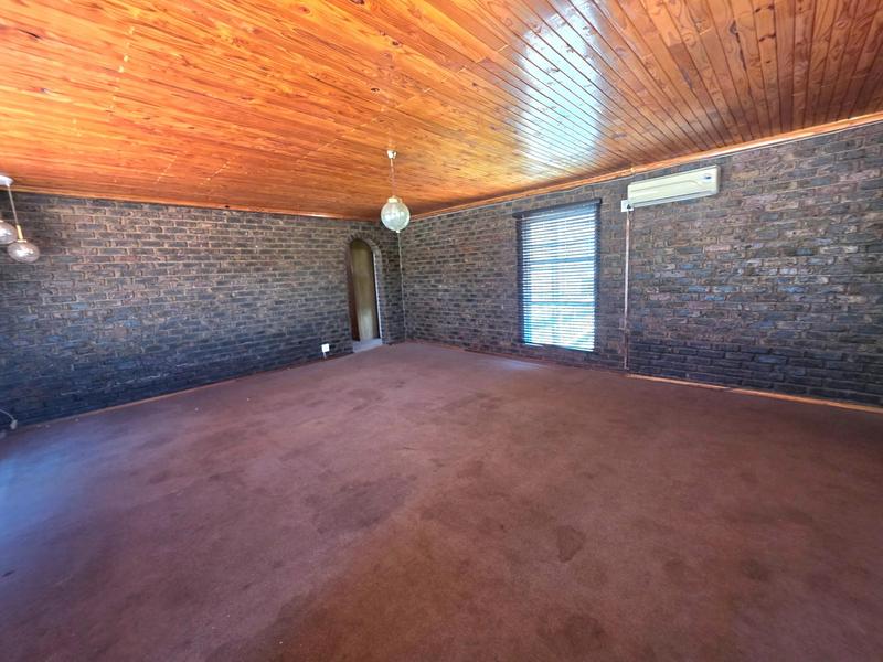 5 Bedroom Property for Sale in Freeway Park Gauteng