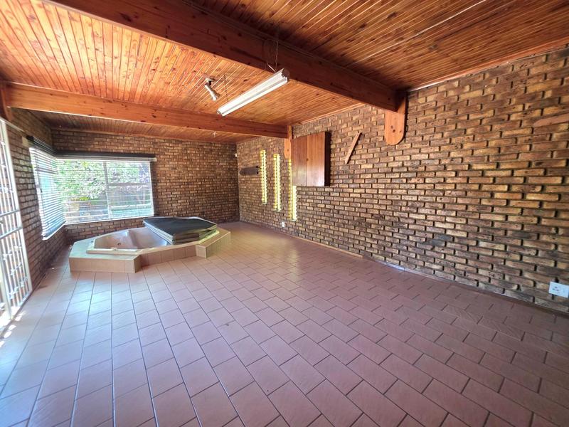 5 Bedroom Property for Sale in Freeway Park Gauteng