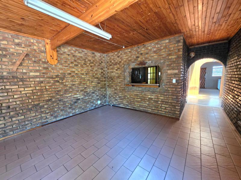 5 Bedroom Property for Sale in Freeway Park Gauteng