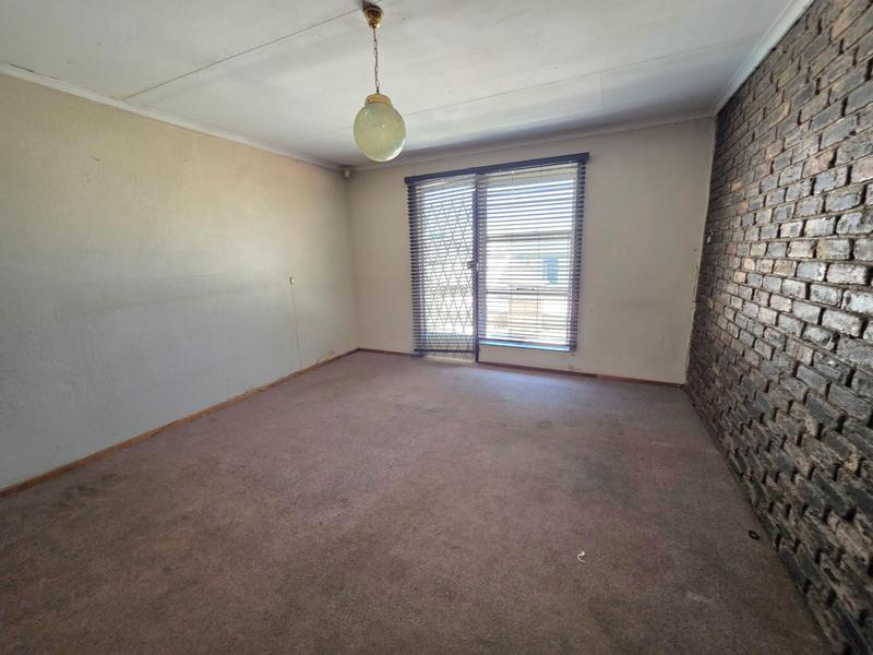 5 Bedroom Property for Sale in Freeway Park Gauteng