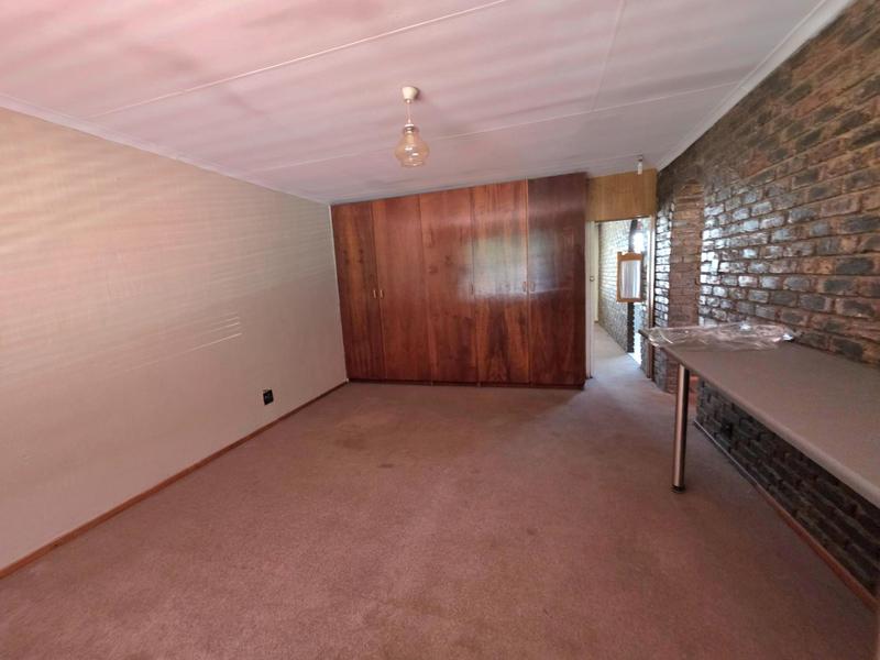 5 Bedroom Property for Sale in Freeway Park Gauteng