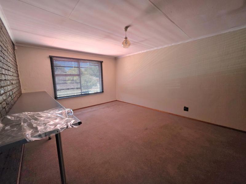 5 Bedroom Property for Sale in Freeway Park Gauteng