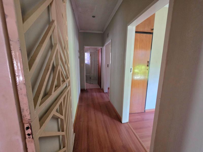 5 Bedroom Property for Sale in Freeway Park Gauteng