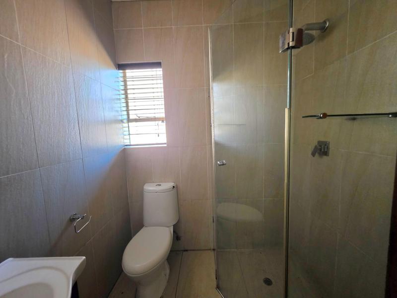 5 Bedroom Property for Sale in Freeway Park Gauteng