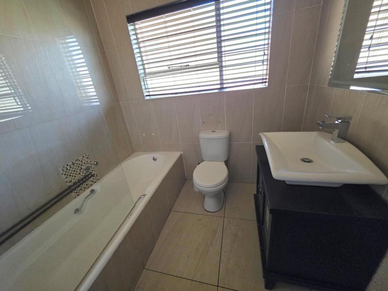 5 Bedroom Property for Sale in Freeway Park Gauteng