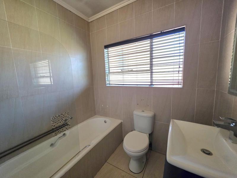 5 Bedroom Property for Sale in Freeway Park Gauteng
