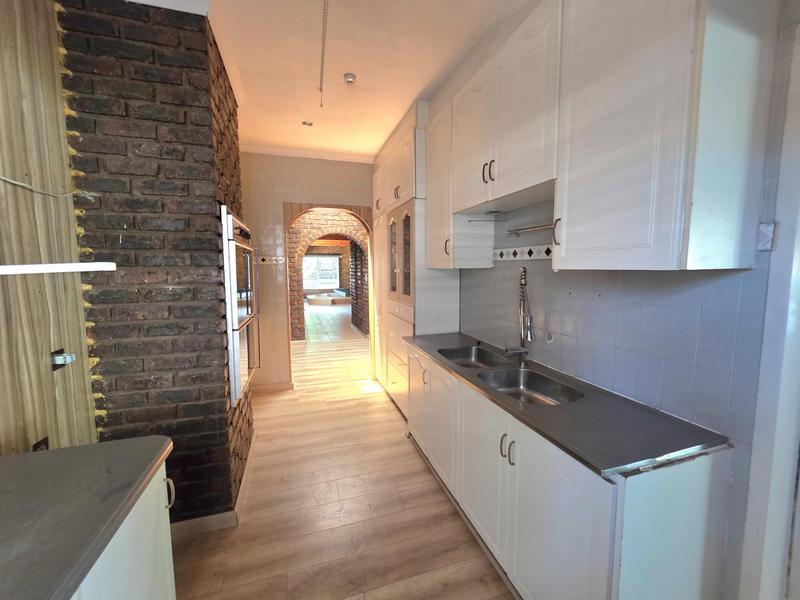 5 Bedroom Property for Sale in Freeway Park Gauteng