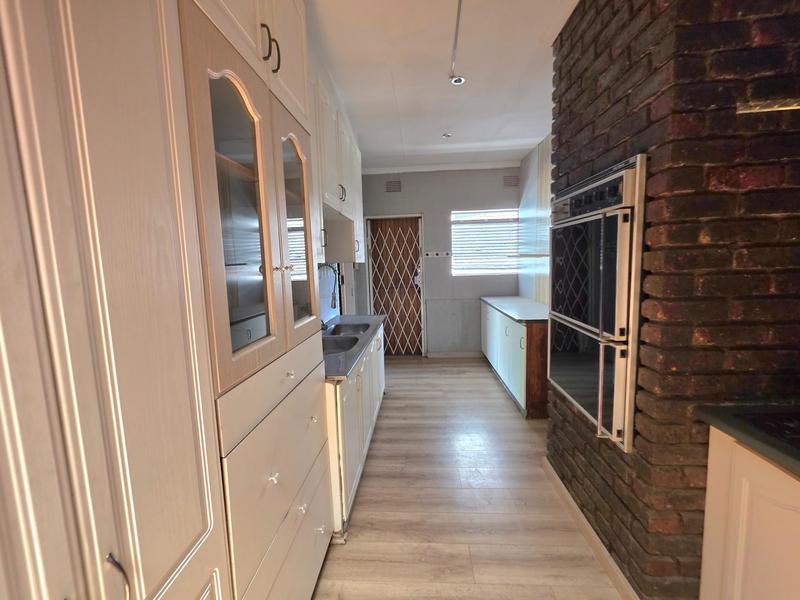 5 Bedroom Property for Sale in Freeway Park Gauteng