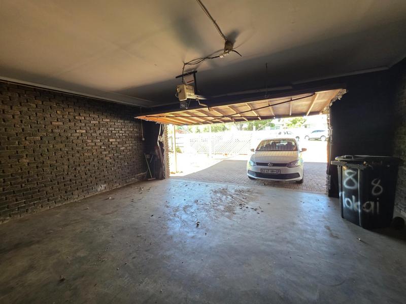 5 Bedroom Property for Sale in Freeway Park Gauteng
