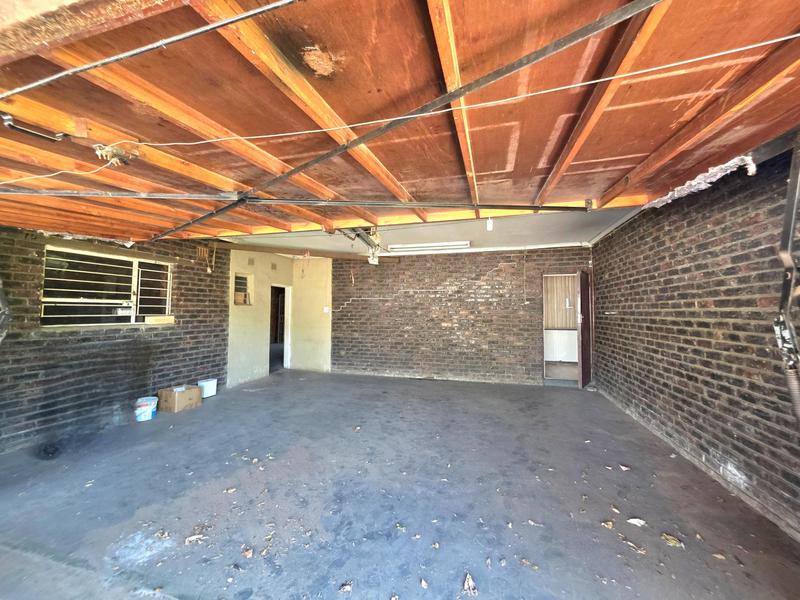 5 Bedroom Property for Sale in Freeway Park Gauteng