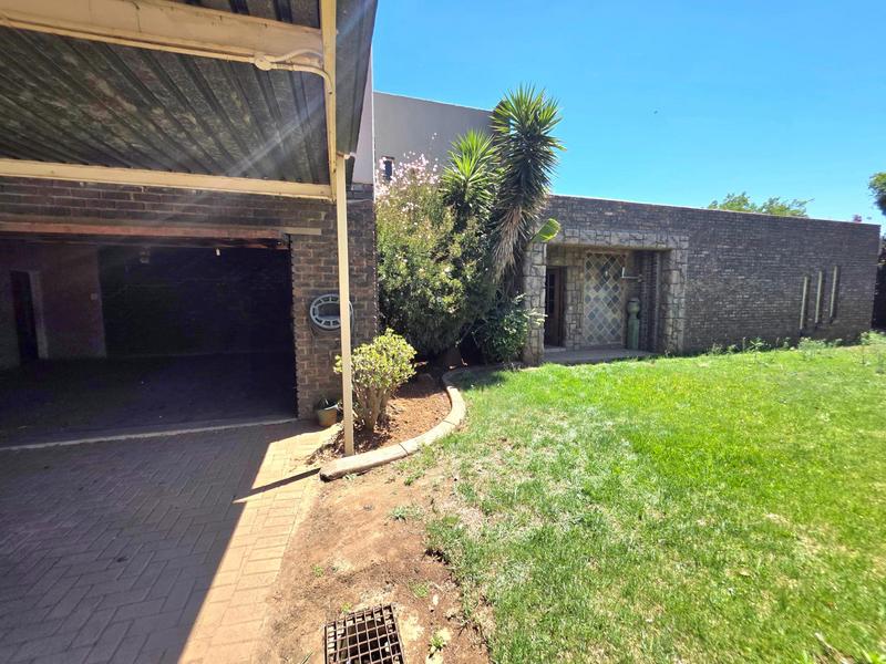 5 Bedroom Property for Sale in Freeway Park Gauteng
