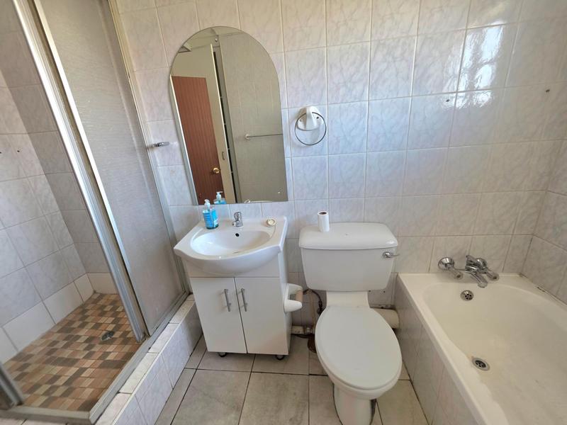 2 Bedroom Property for Sale in Freeway Park Gauteng