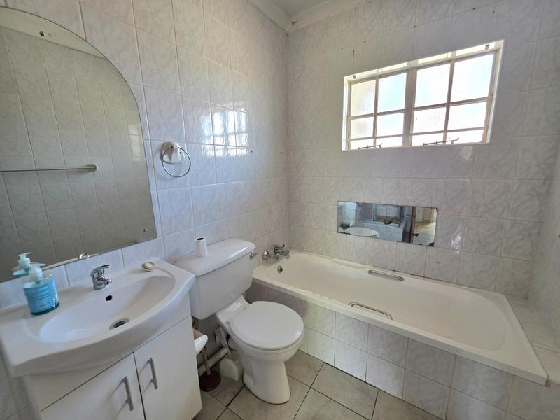 2 Bedroom Property for Sale in Freeway Park Gauteng