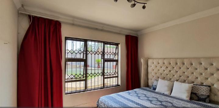 3 Bedroom Property for Sale in Brackendowns Gauteng