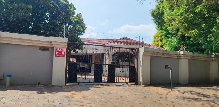 3 Bedroom Property for Sale in Brackendowns Gauteng