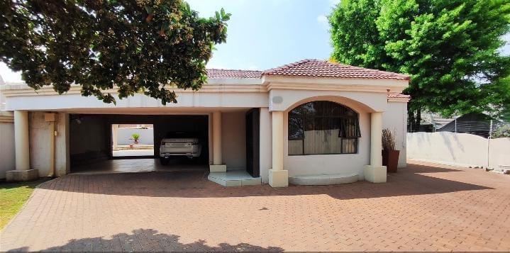 3 Bedroom Property for Sale in Brackendowns Gauteng