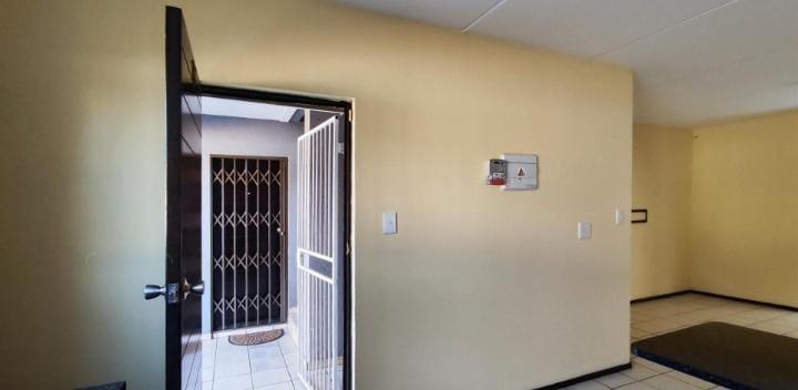 2 Bedroom Property for Sale in Bardene Gauteng