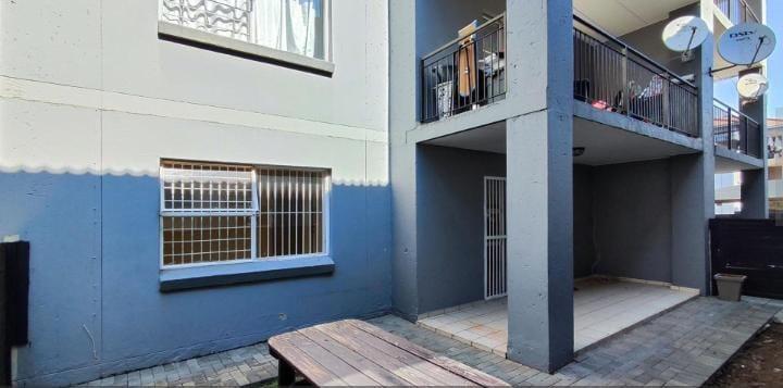 2 Bedroom Property for Sale in Bardene Gauteng