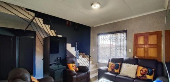 2 Bedroom Property for Sale in Dawn Park Gauteng