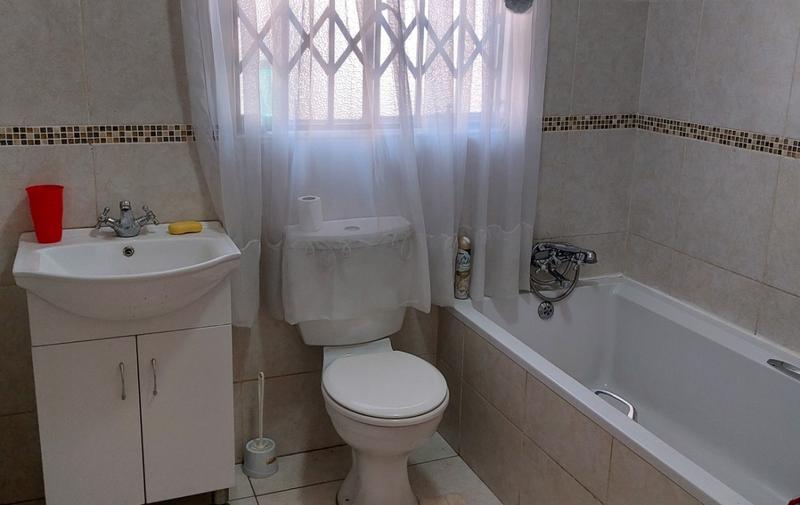 3 Bedroom Property for Sale in Rondebult Gauteng