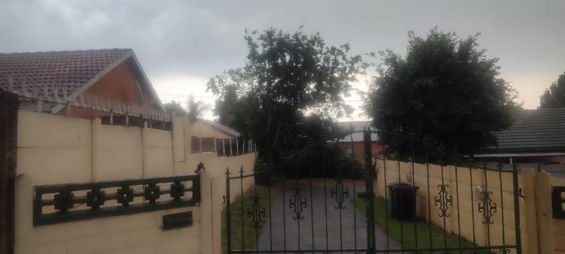 3 Bedroom Property for Sale in Tulisa Park Gauteng