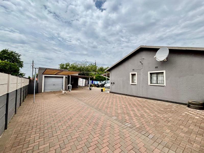3 Bedroom Property for Sale in Vanderbijlpark CW Gauteng