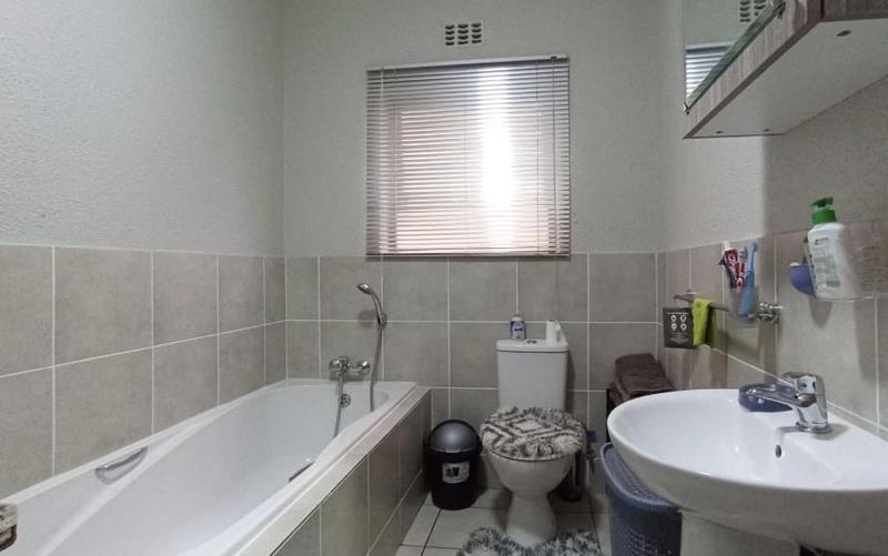 3 Bedroom Property for Sale in Klippoortje Gauteng