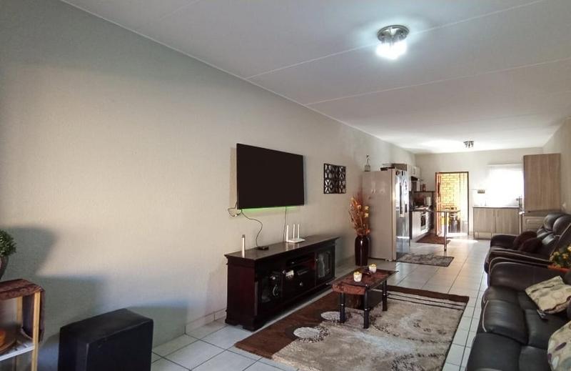3 Bedroom Property for Sale in Klippoortje Gauteng