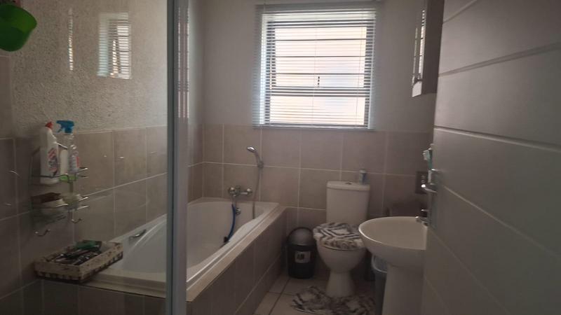 3 Bedroom Property for Sale in Klippoortje Gauteng