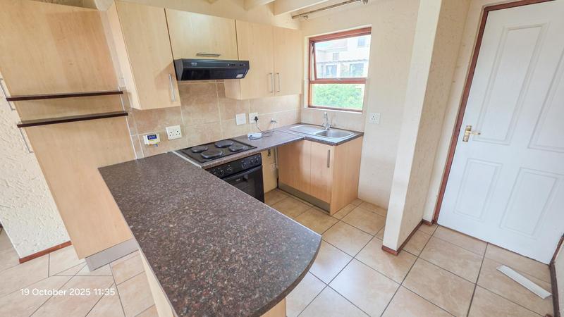 To Let 2 Bedroom Property for Rent in Lonehill Gauteng