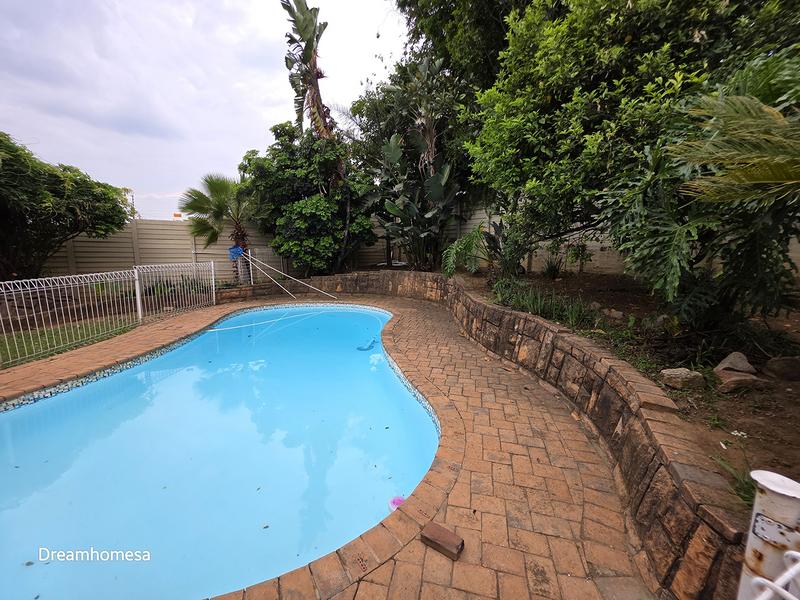 To Let 5 Bedroom Property for Rent in Parkmore Gauteng
