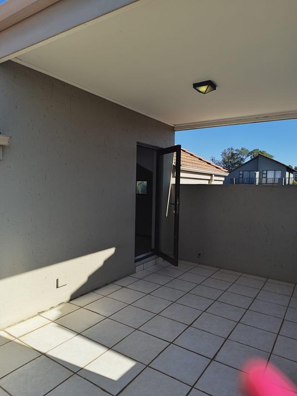 To Let 2 Bedroom Property for Rent in Paulshof Gauteng