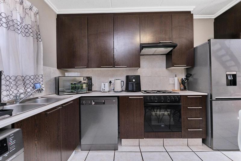 To Let 2 Bedroom Property for Rent in Paulshof Gauteng